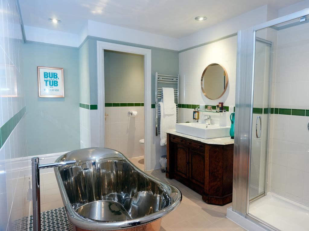 Embankment Hotel Bedford Luaran gambar